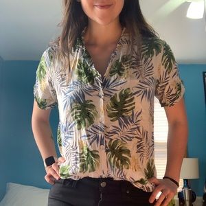 Dad style Hawaiian button down shirt